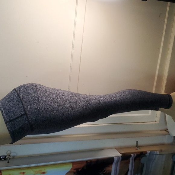 Lululemon Heathered Gray Wunder Under Tight Legging Size 8 - Picture 5 of 10